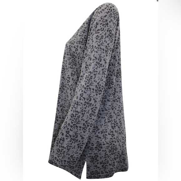 J.Jill CHARCOAL Supima Cotton Animal Print Long Sleeve V-Neck Tunic        Small - Picture 3 of 8